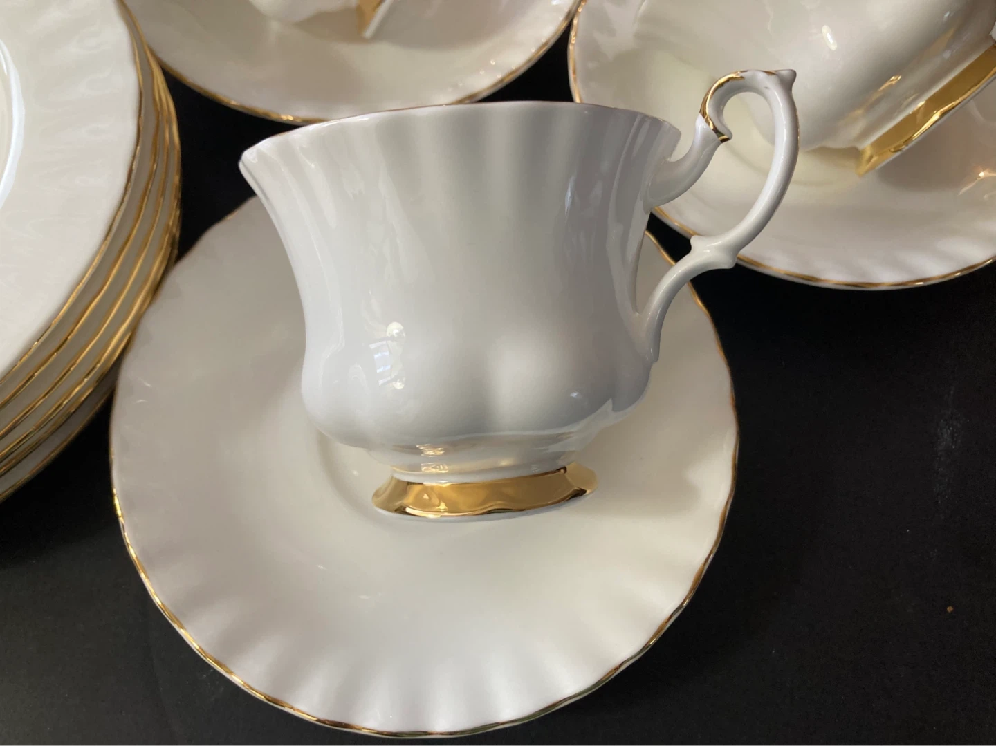 Royal Albert Val d'Or Bone China Tea Cups and Saucers Set - photo 3