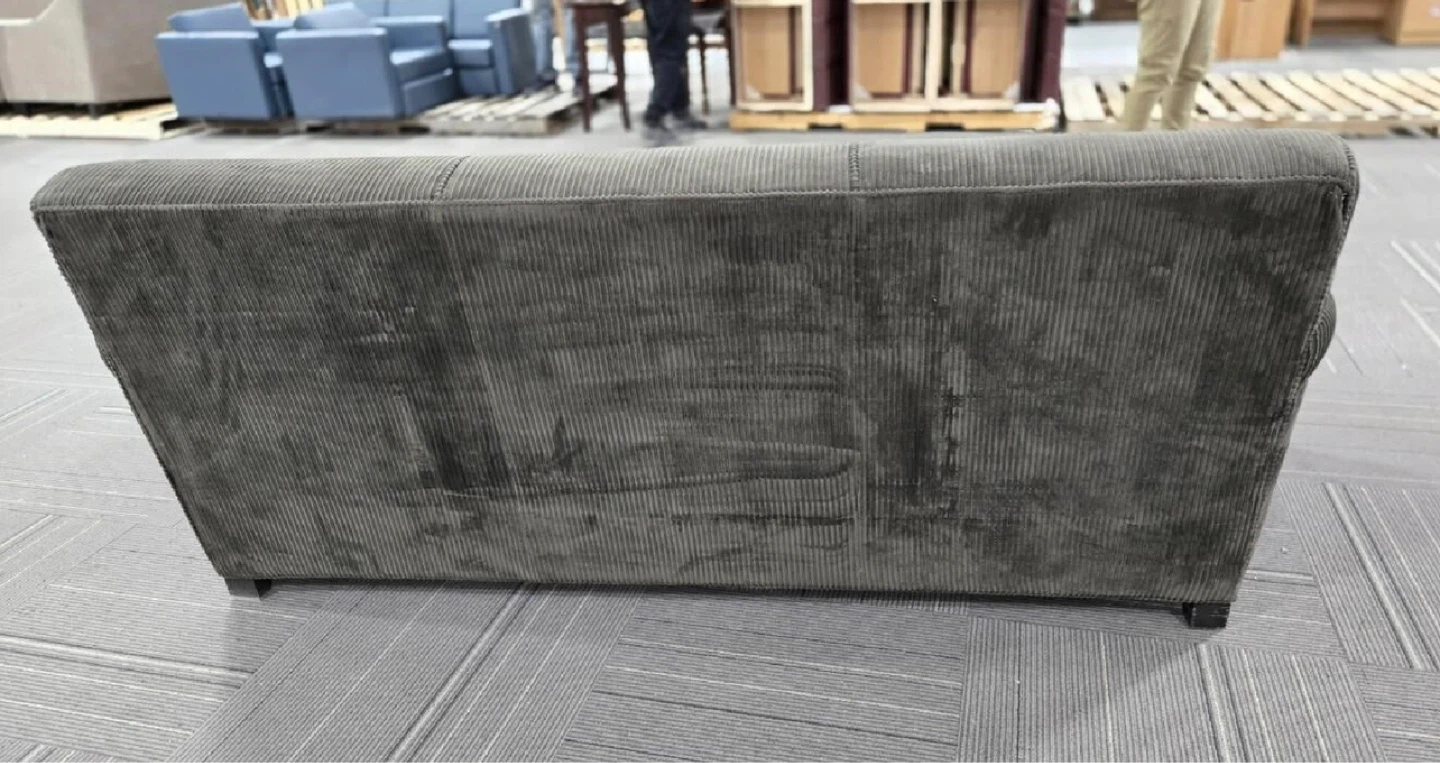 Urgent! Crate and barrel 3 seater sofa ($1000+ retail) - photo 3