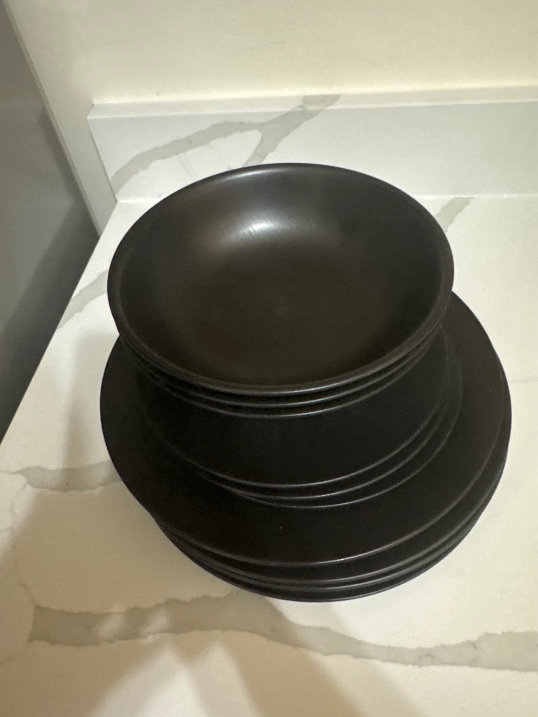 Black Dinner Plates and Bowls Set