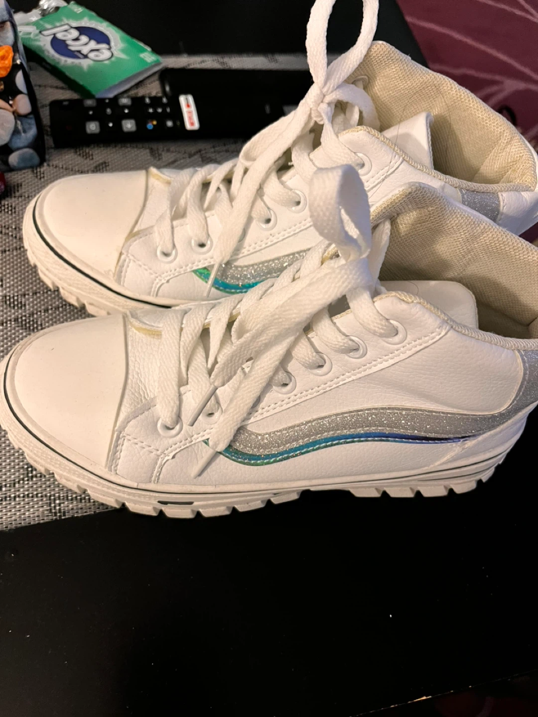 White High-Top Sneakers silver accents size 7 - photo 2