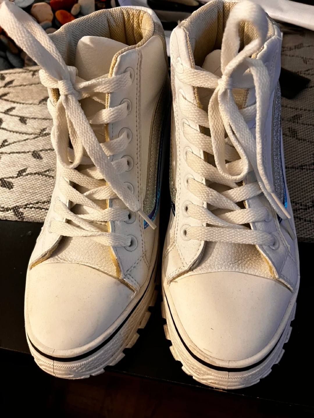 White High-Top Sneakers silver accents size 7 - photo 4
