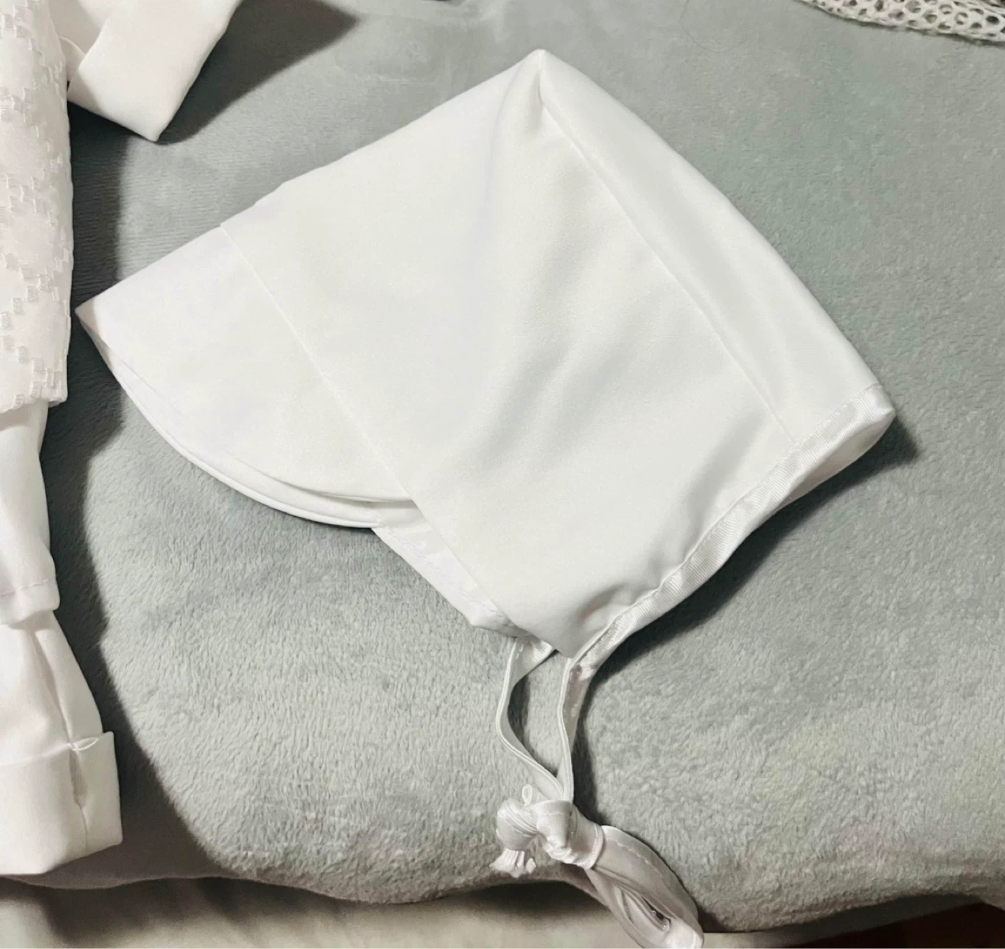 White Baby Christening Outfit with Bonnet and Vest - photo 2