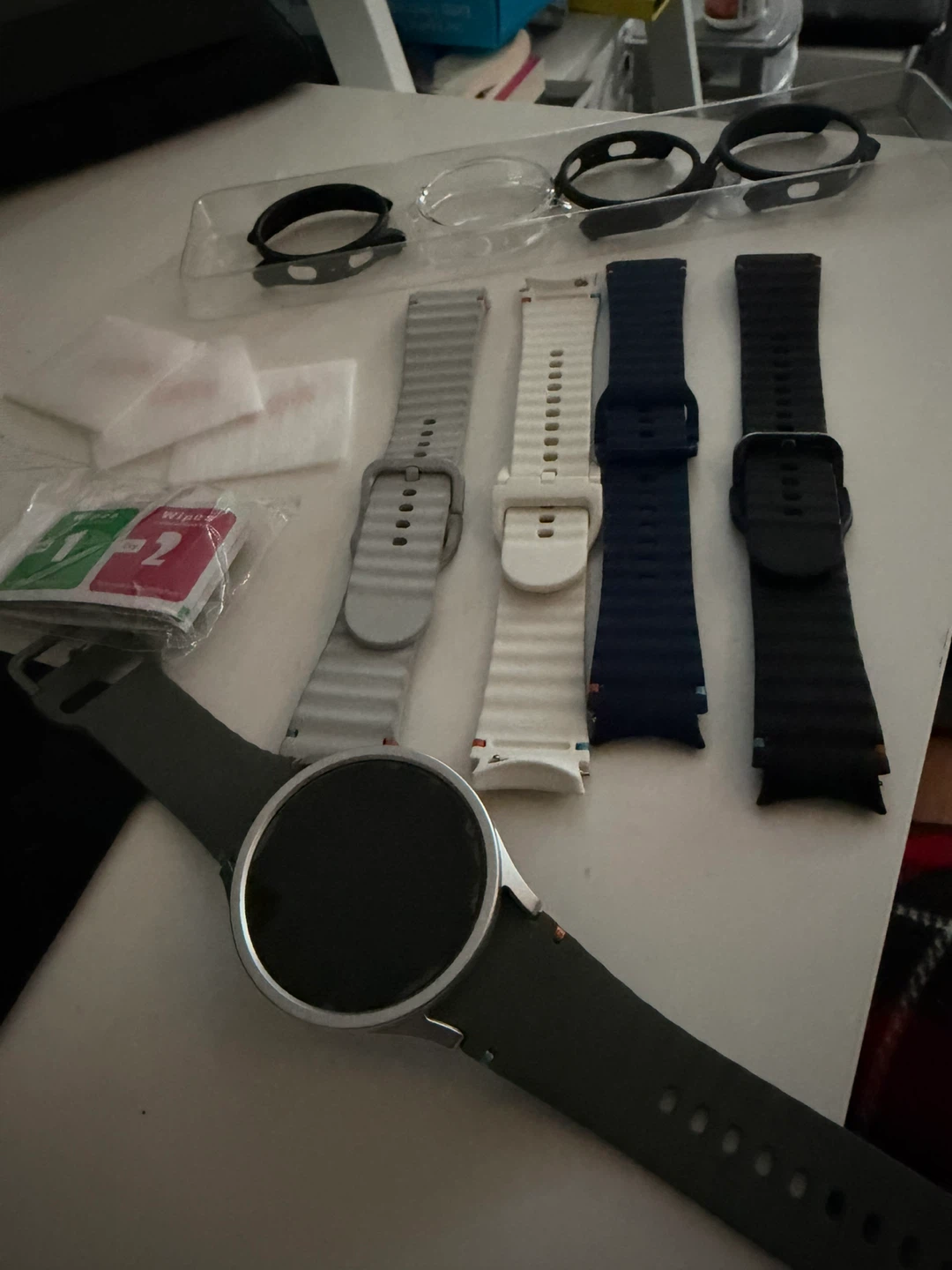 Samsung Galaxy S26 Phone and Galaxy Watch 7 - photo 2