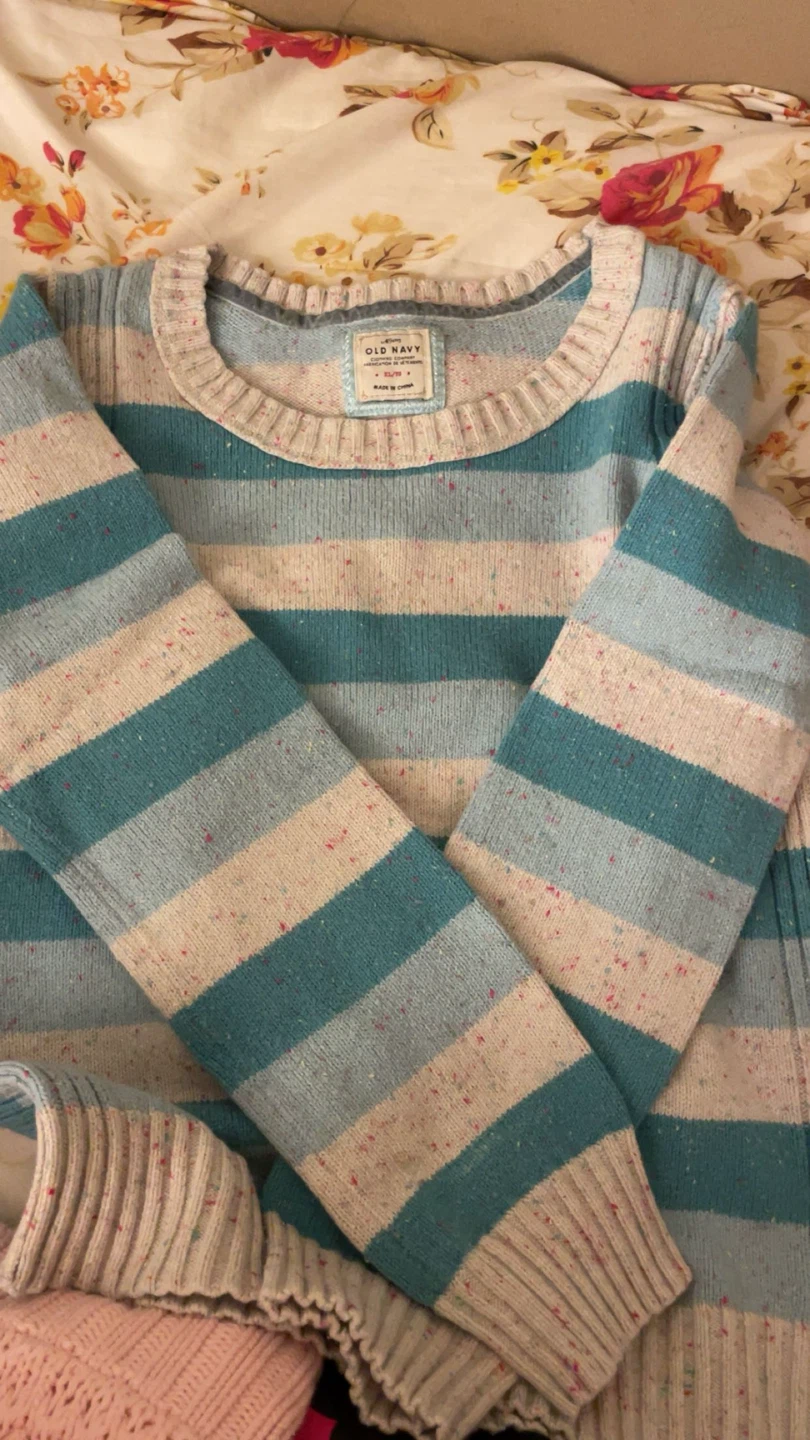 Bundle of 4 Sweaters - Various Brands & Styles - photo 3