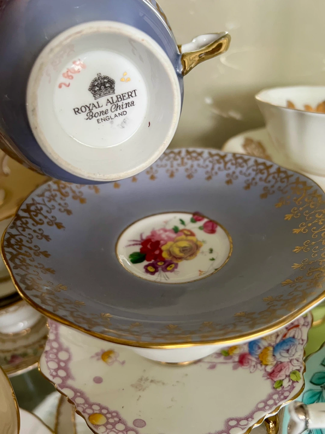 Vintage Royal Albert Bone China Teacup and Saucer Set - photo 4