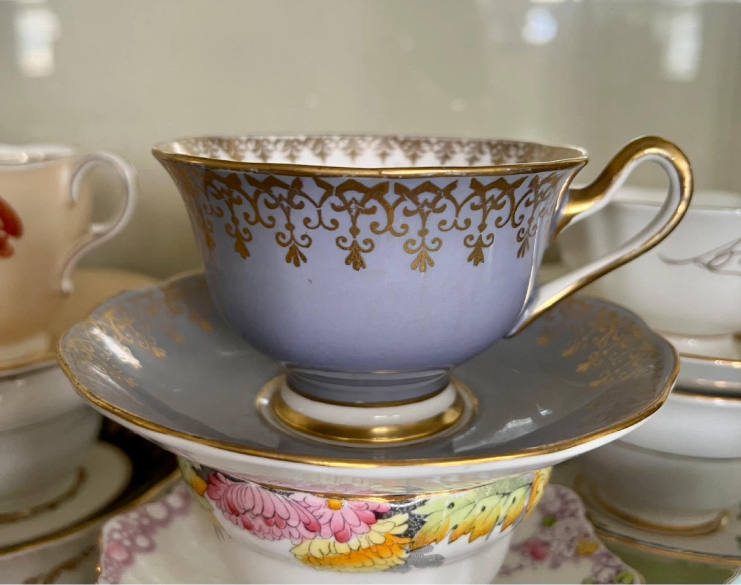 Vintage Royal Albert Bone China Teacup and Saucer Set - photo 3