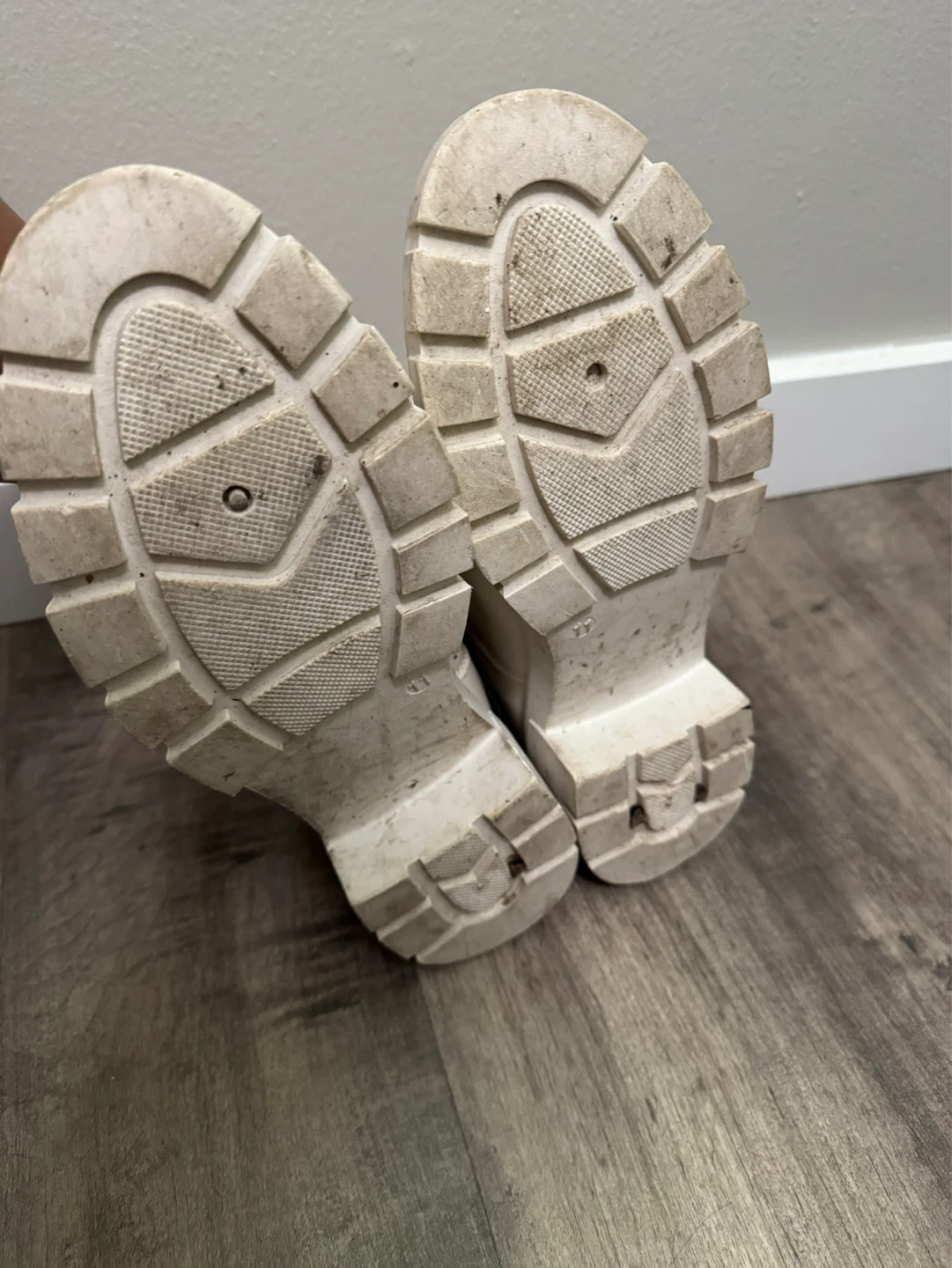 Off White Chelsea Boots - photo 2