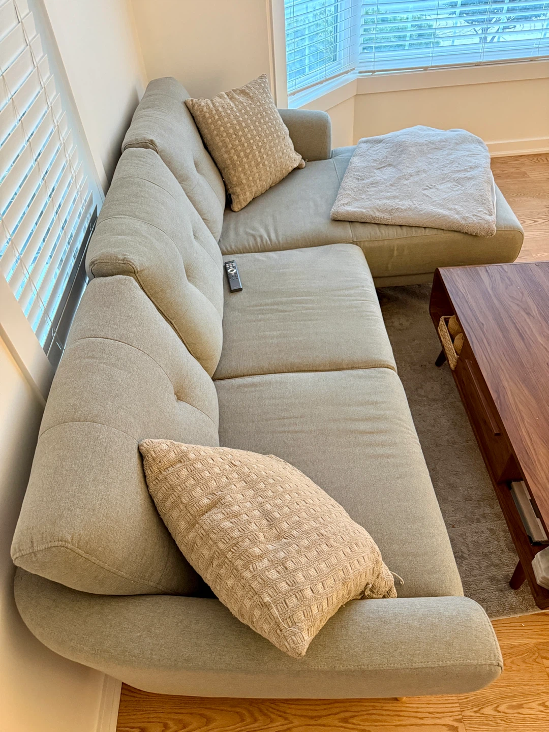 Structube Light Grey Sectional Sofa - photo 3