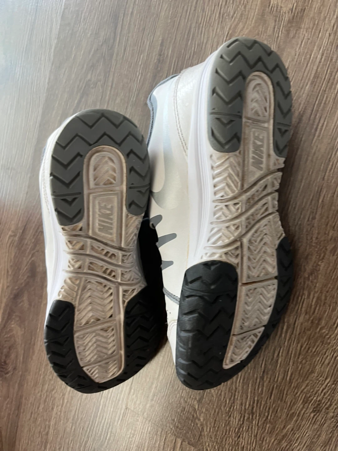 Nike Women's Tennis Shoes 38 european - photo 4