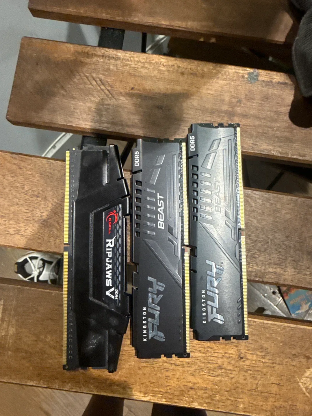 Kingston Fury DDR5 RAM & G.Skill Ripjaws V DDR4 RAM