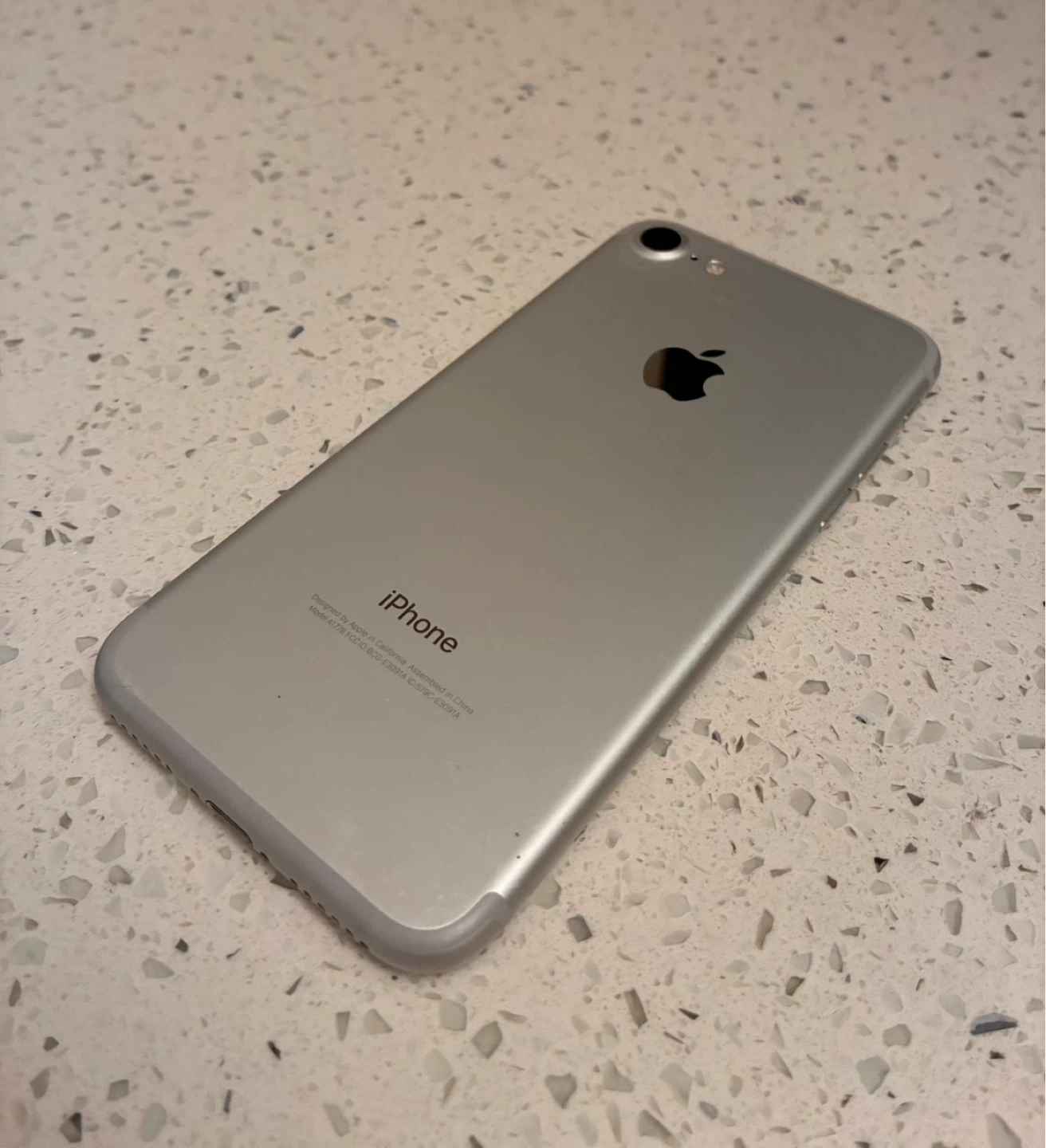 Apple iPhone 7 Silver - photo 2