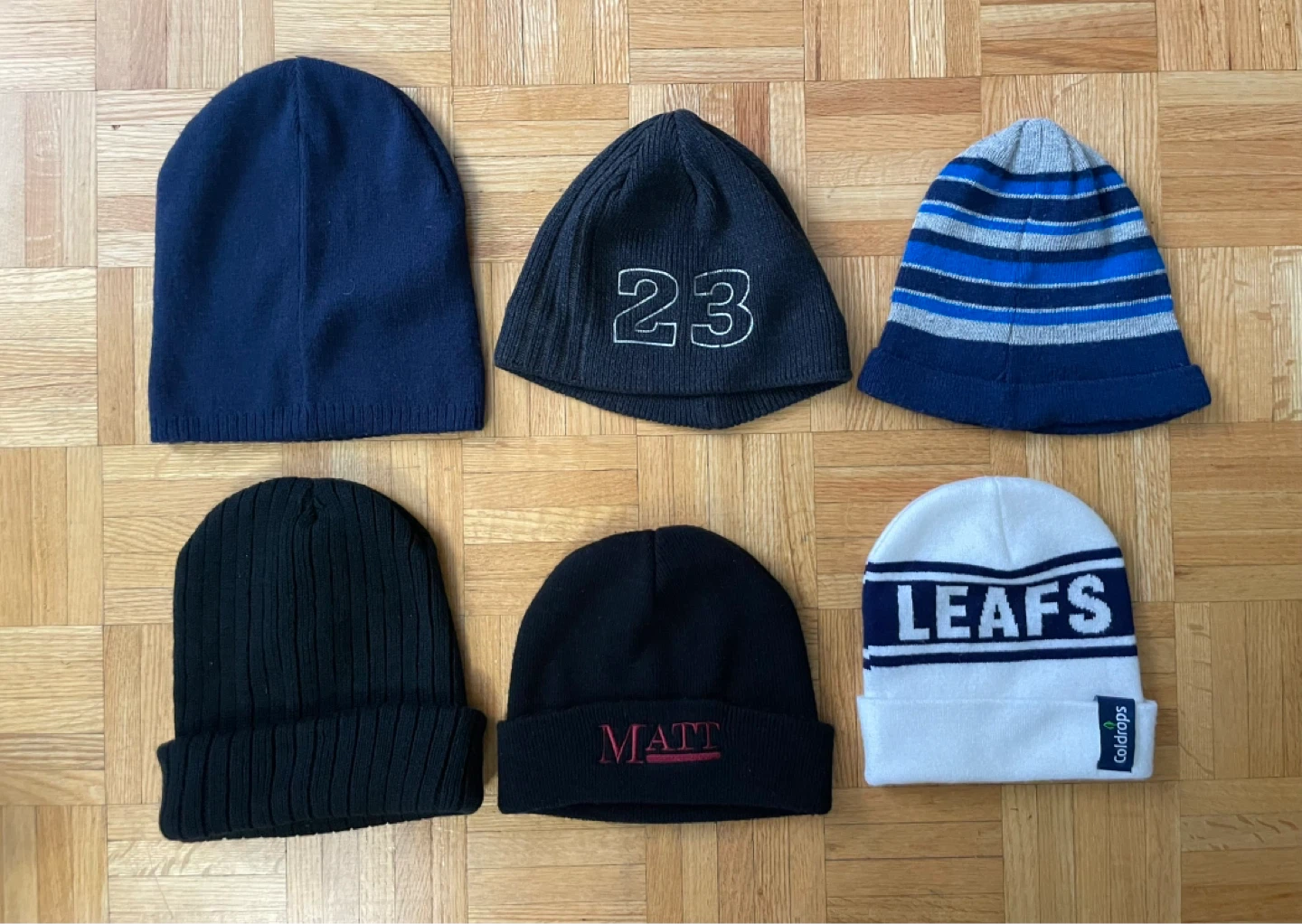 5$ each Bundle of 6 Beanies - Various Styles