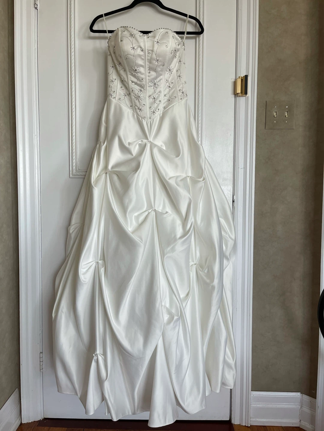 White strapless Wedding Dress - photo 2
