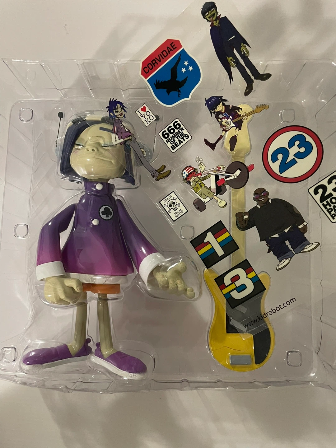 Gorillaz Noodle Kidrobot Figure with Guitar and Stickers - photo 5