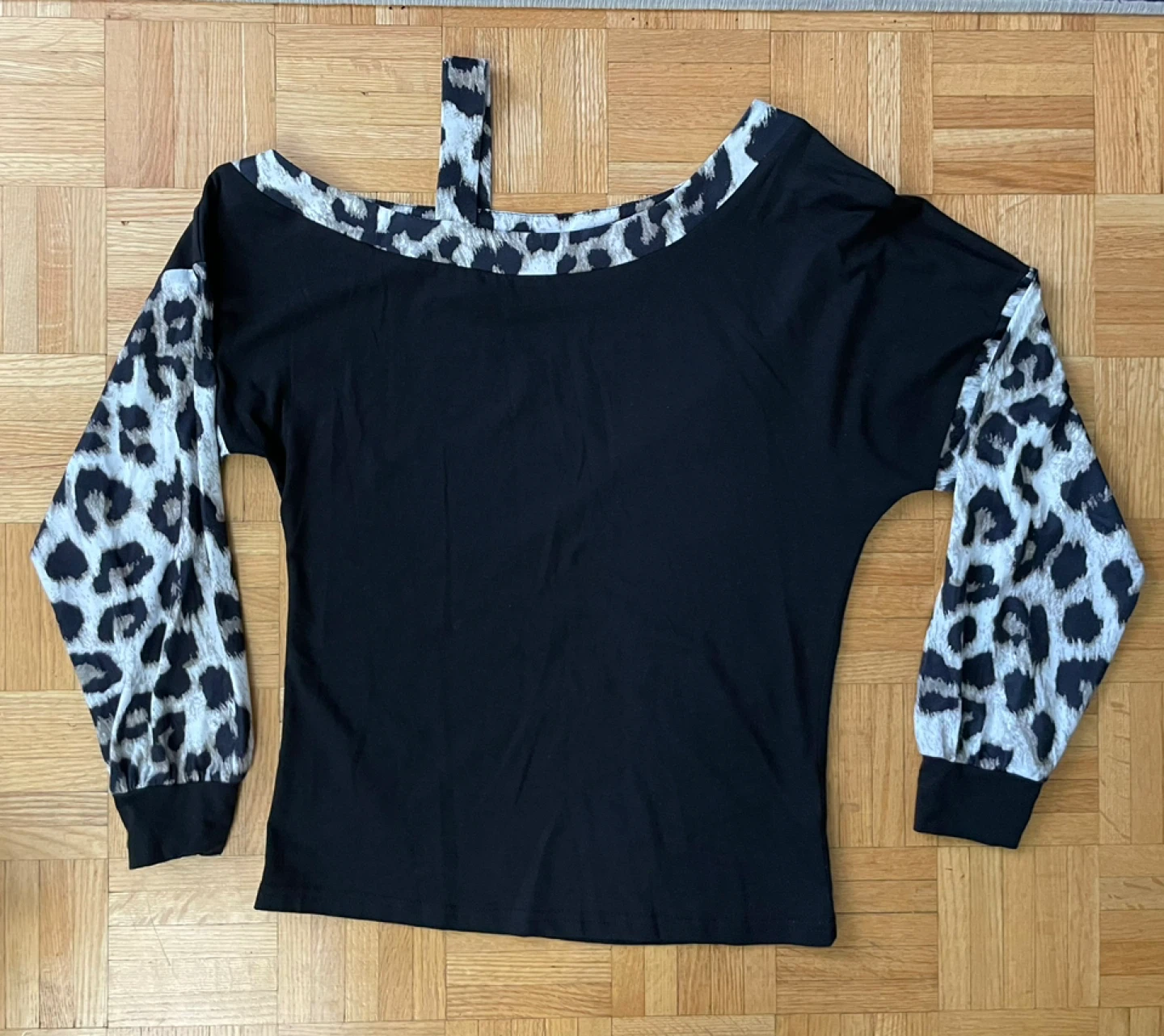 Black Leopard Print Cold Shoulder Long Sleeve Top Size S