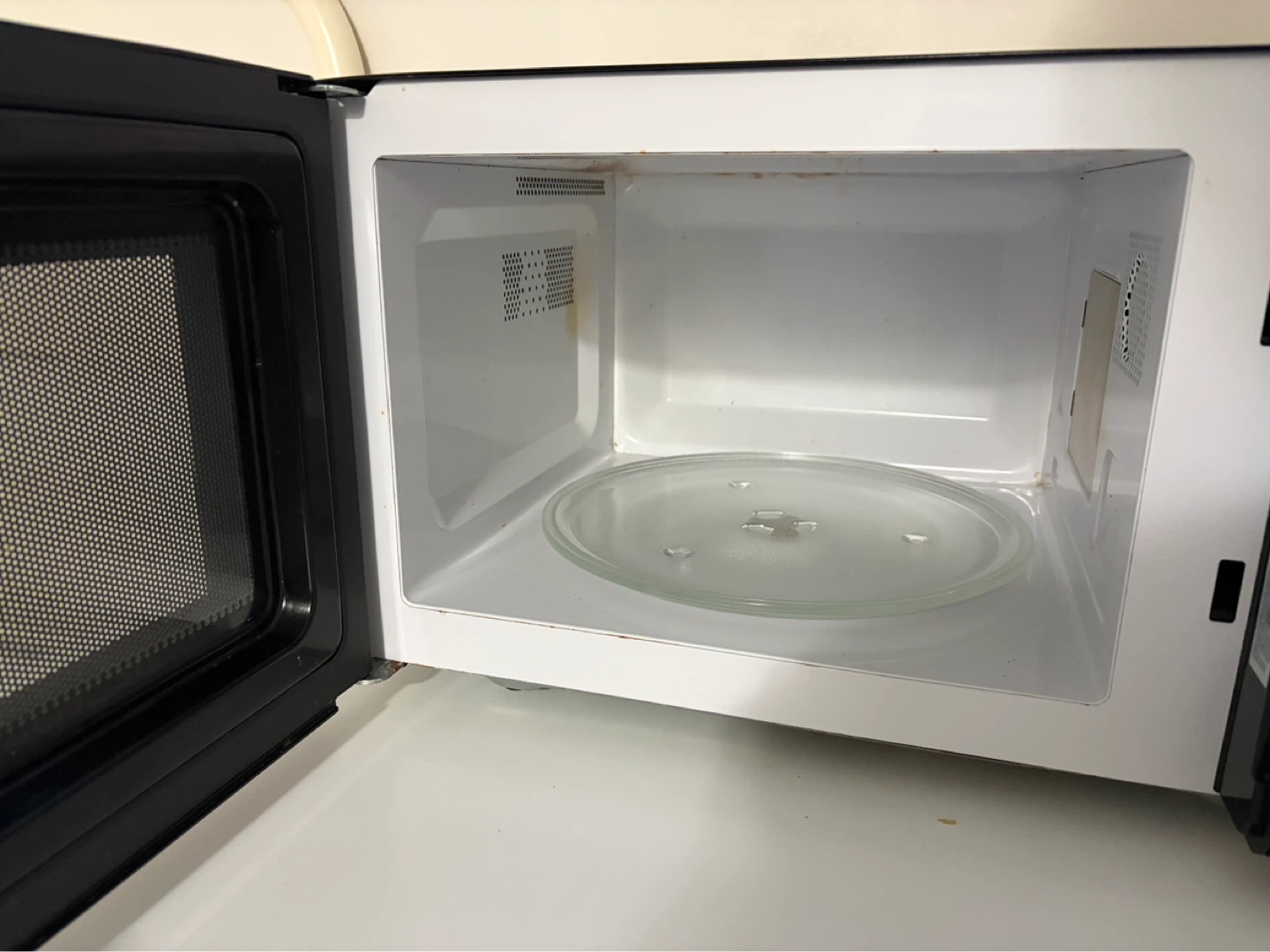 Danby Microwave - photo 2