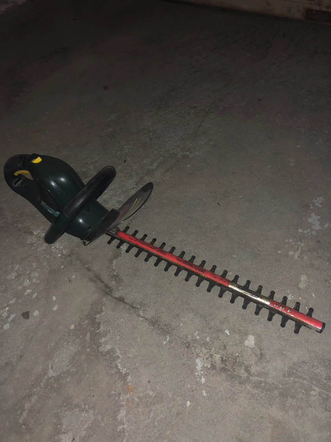 Yardworks Hedge Trimmer 18" - photo 4