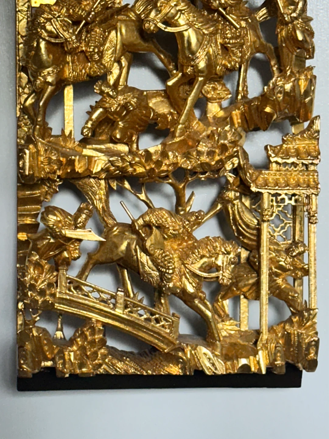 22” Chinese Gold Hand Carved Emperors Warriors Temple panel - photo 4
