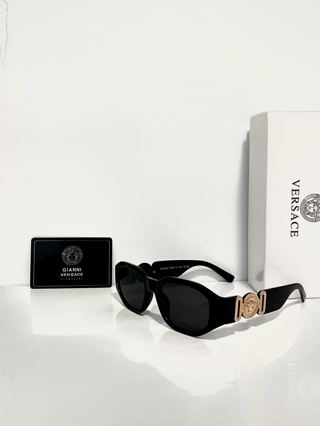 Versace Sunglasses - photo 2