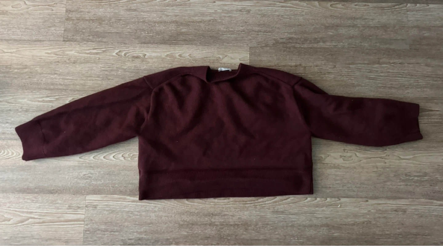 Babaton V-Neck Sweater - Size L - photo 3
