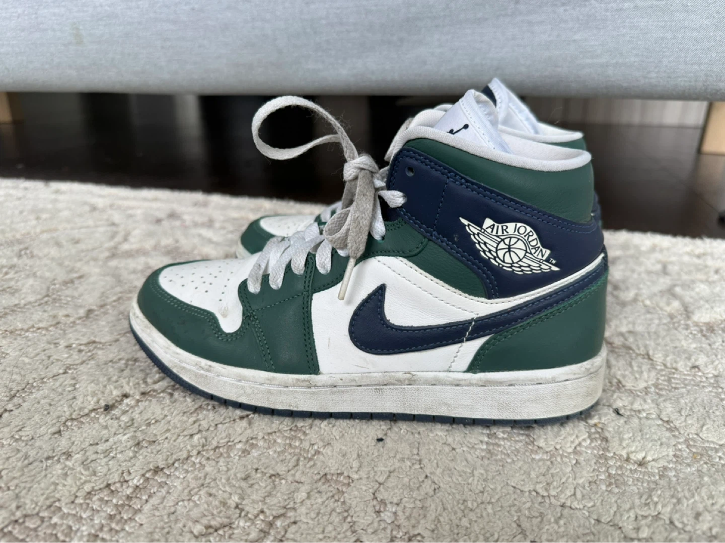 Wmns Air Jordan 1 Mid SE 'Noble Green' – Size US 7.5 W - photo 2
