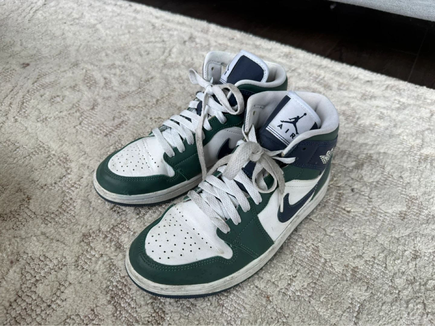 Wmns Air Jordan 1 Mid SE 'Noble Green' – Size US 7.5 W - photo 3