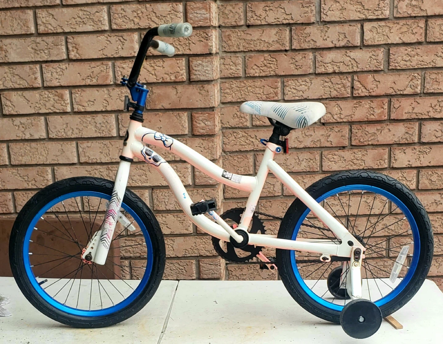 Kids Bike with Training Wheels - photo 2
