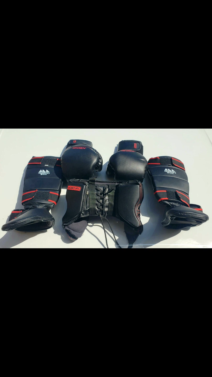 Century Martial Arts Gear Set - Headgear, Gloves, Shin Guards - photo 2