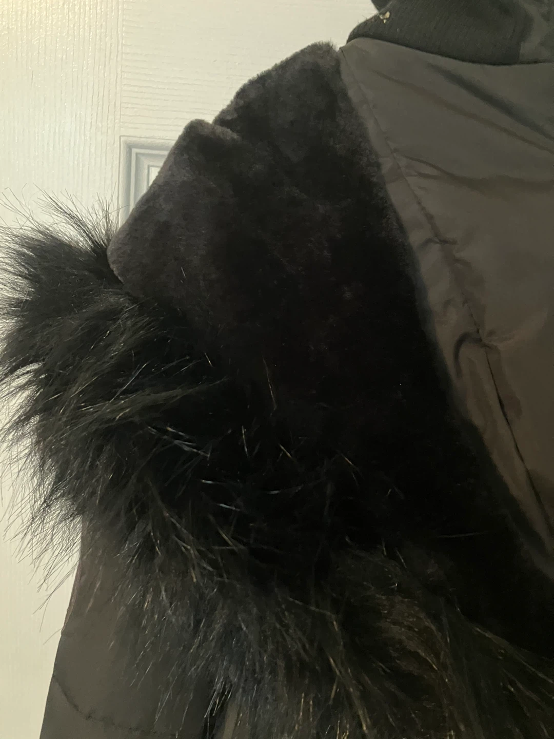 New Black Winter Coat, Faux Fur Hood. Size Large. - photo 3