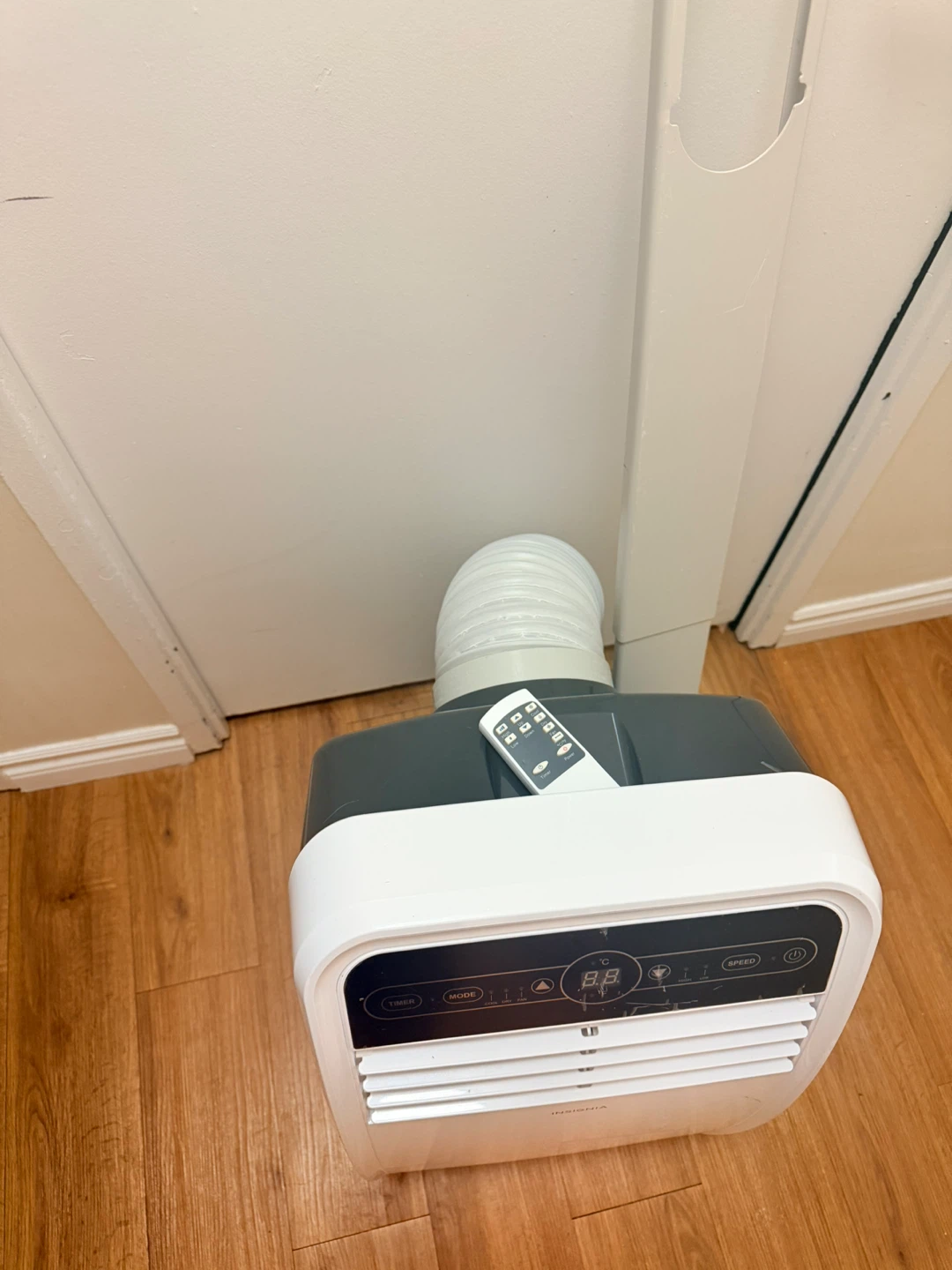 Insignia Portable Air Conditioner NS-AC8PWH9-C - photo 3