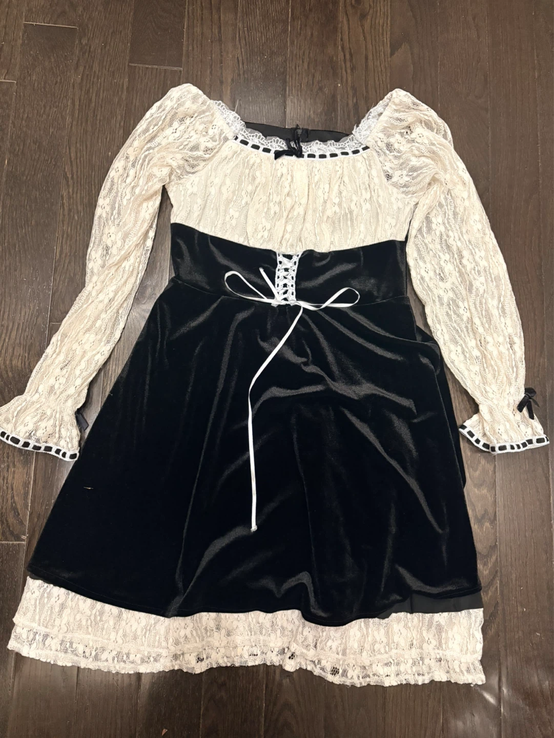 Black and White Lace Lolita Style Dress - photo 2