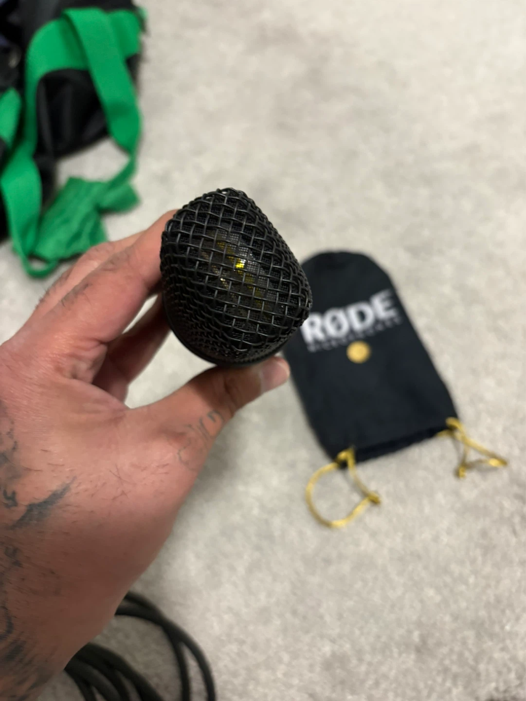 Rode NT1 Microphone with Shock Mount and Cable - photo 3