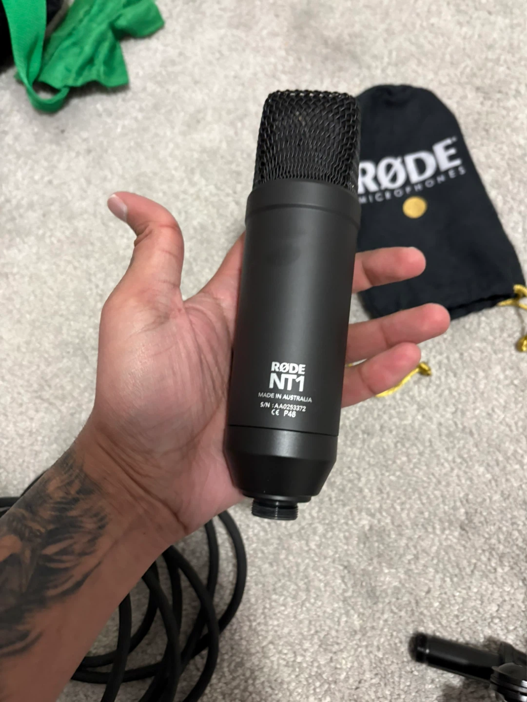Rode NT1 Microphone with Shock Mount and Cable - photo 2