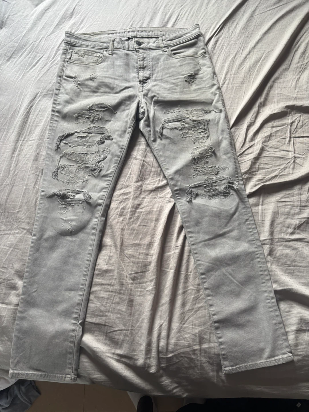 American Eagle Grey Distressed Jeans - 36x32