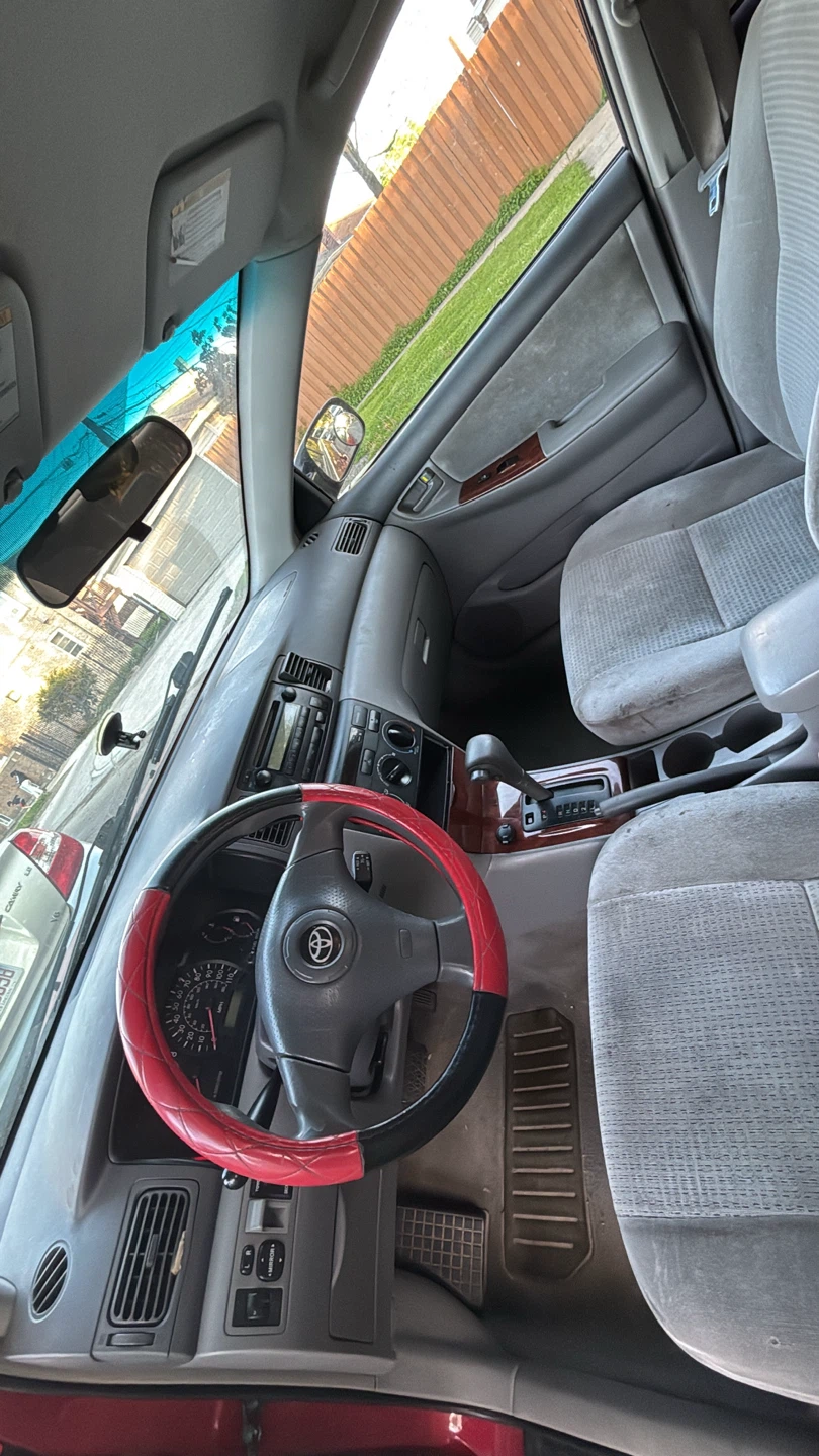 2005 Toyota Corolla Red Sedan 212.000 miles - photo 5