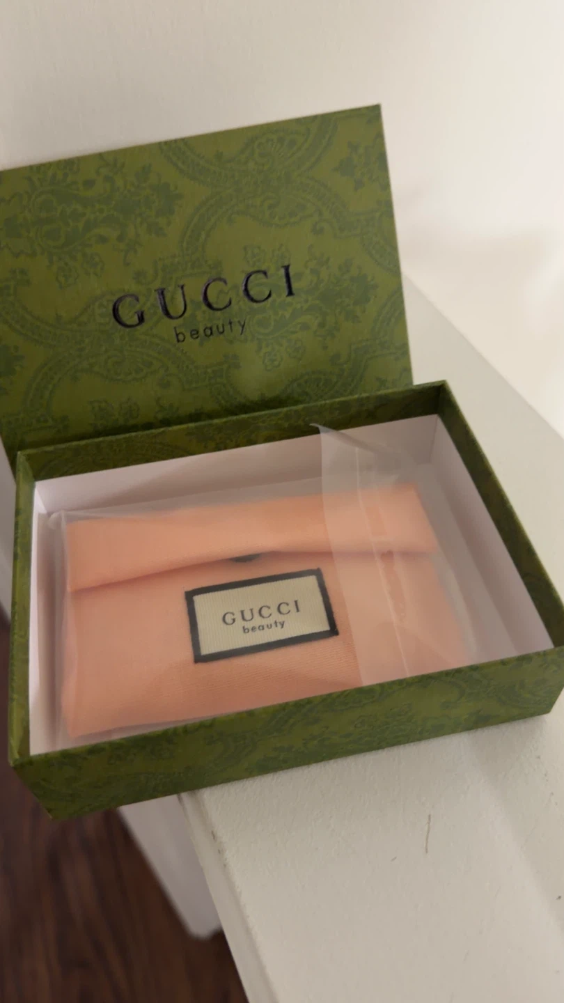 Gucci Beauty Pink Comb Set with Pouch and Box - photo 2