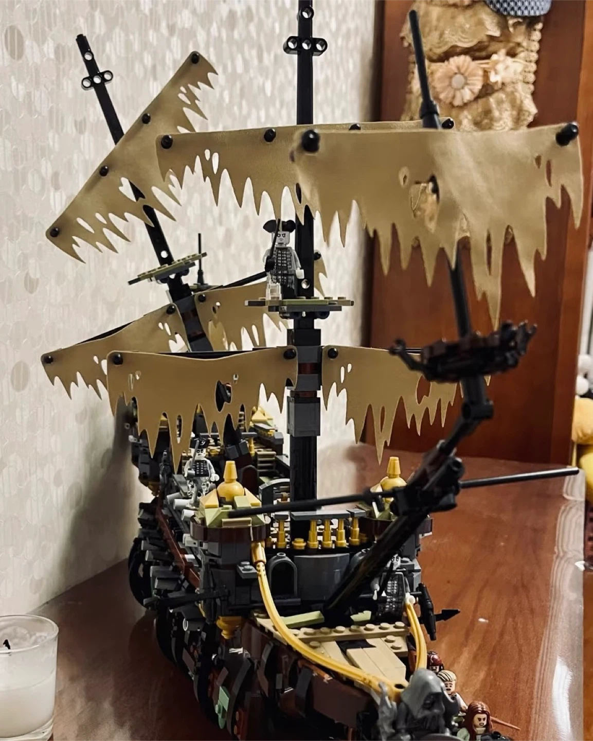 LEGO Pirates of the Caribbean Silent Mary Set 71042 - photo 3