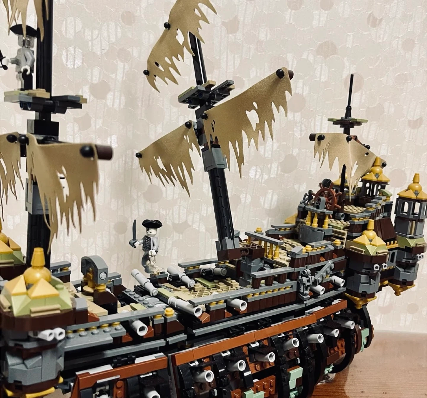 LEGO Pirates of the Caribbean Silent Mary Set 71042 - photo 4