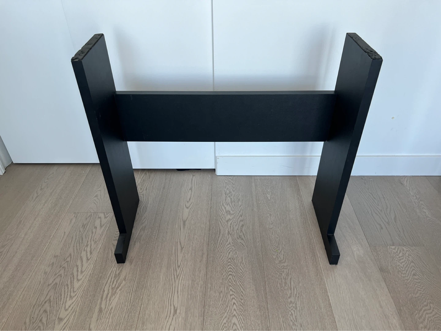 Black Piano Stand