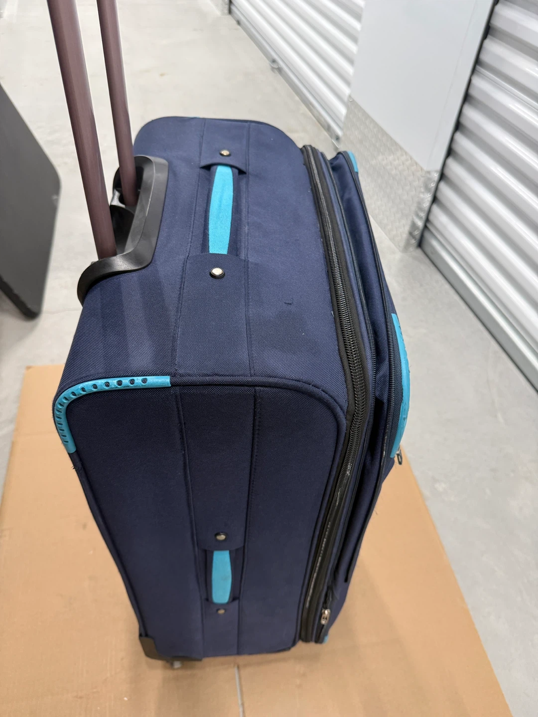 Navy Blue Expandable Spinner Suitcase