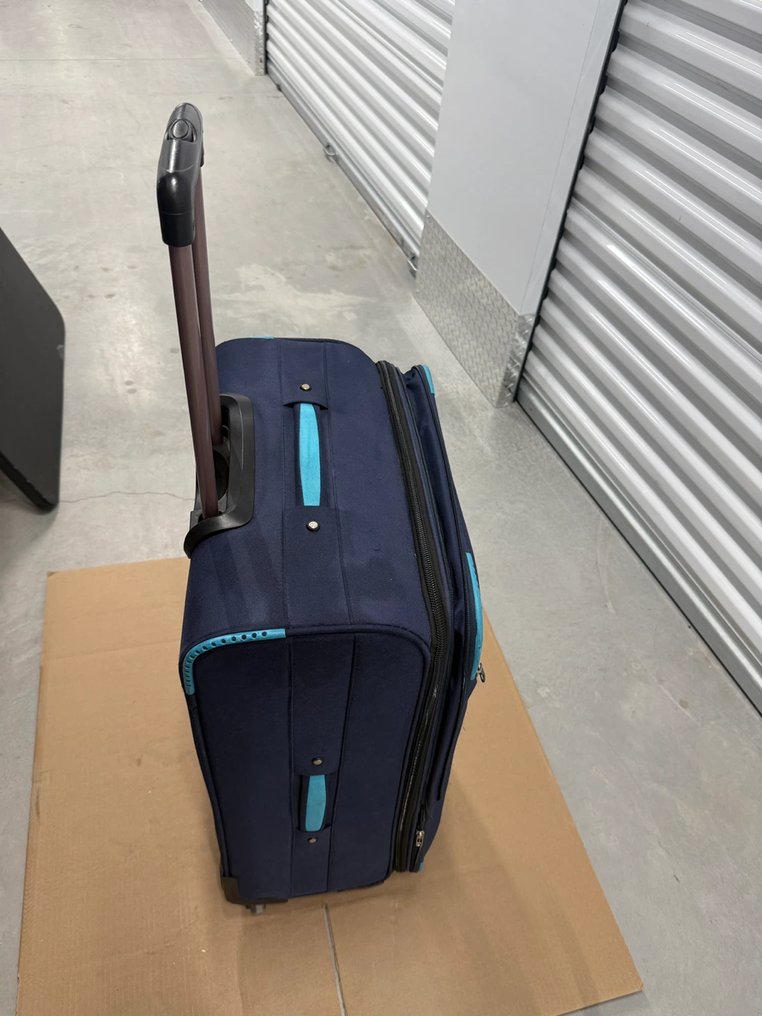 Navy Blue Expandable Spinner Suitcase - photo 4