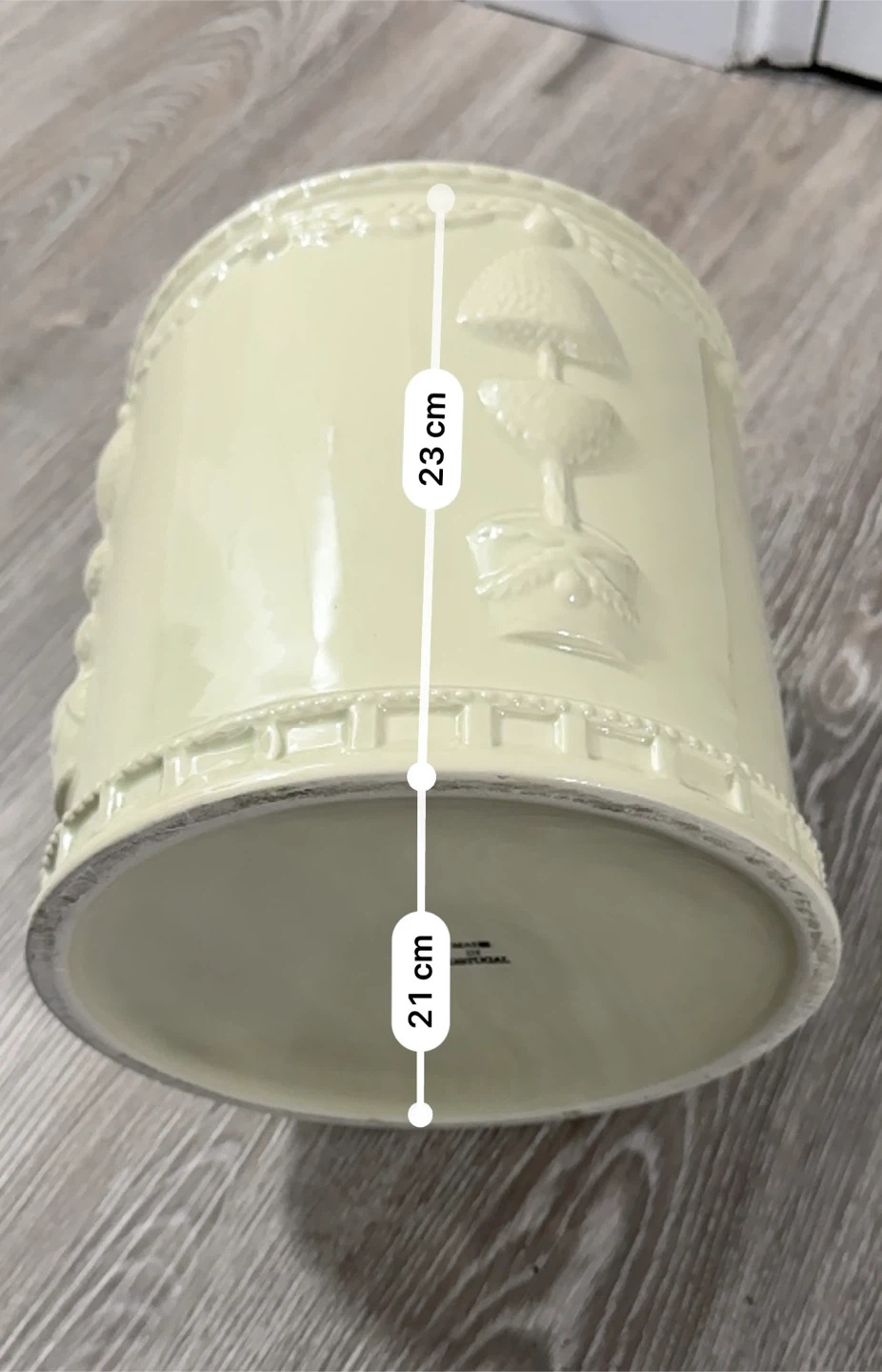 Topiary Motif Wastebasket Planter - Beige Ceramic - photo 3