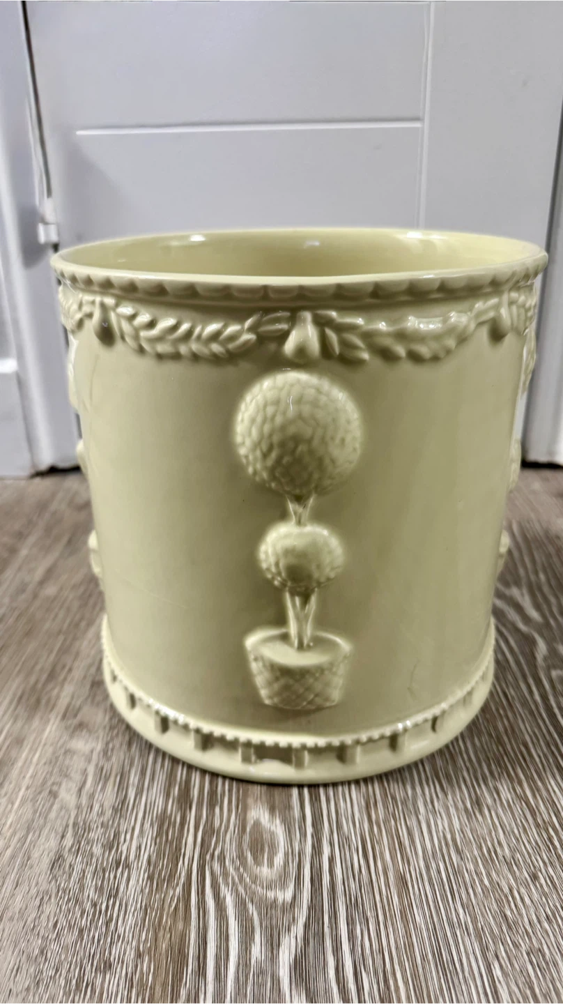 Topiary Motif Wastebasket Planter - Beige Ceramic - photo 2