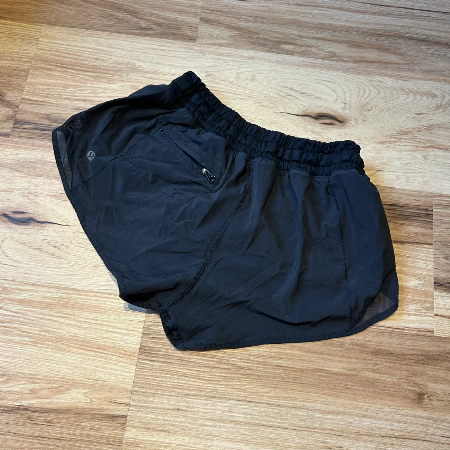 Lululemon Black Running Shorts Size 4 - photo 2