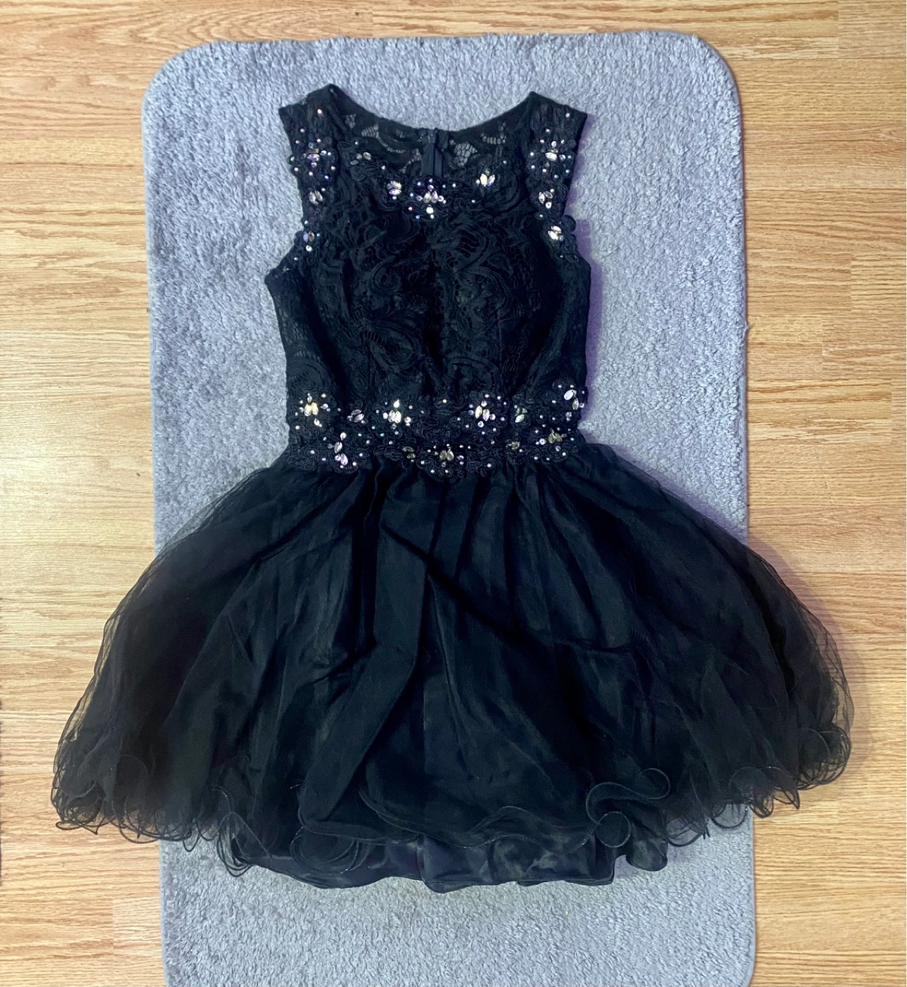 NEW 2xs black grad dress