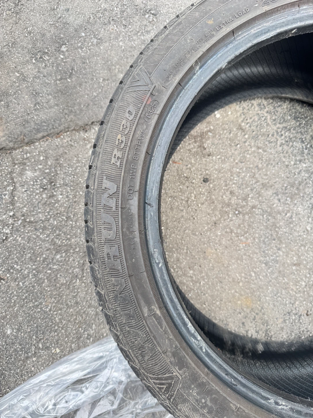 Yokohama Advan Neova AD08R 255/40R18 99W XL Tire - photo 2