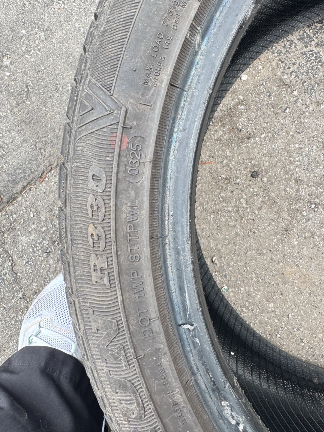 Yokohama Advan Neova AD08R 255/40R18 99W XL Tire - photo 4