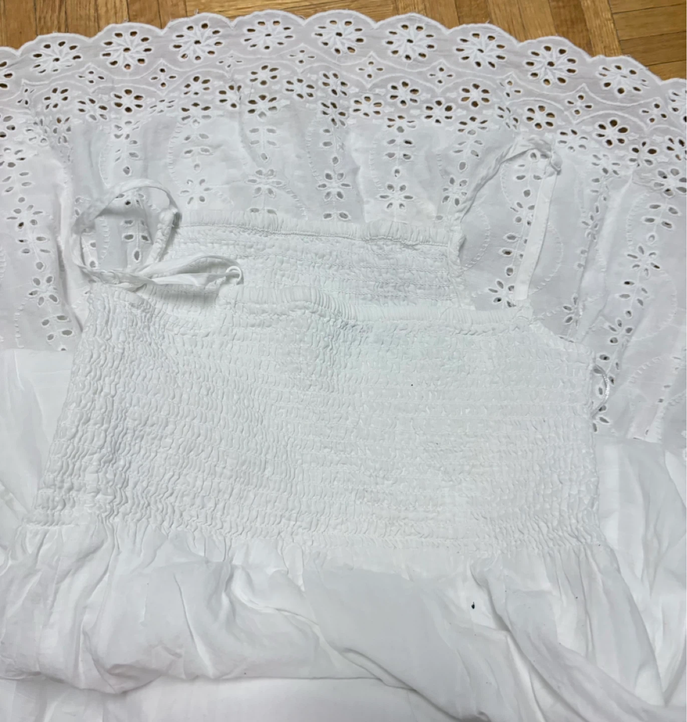 Cotton dress with eyelet detailing ‼️last price ‼️