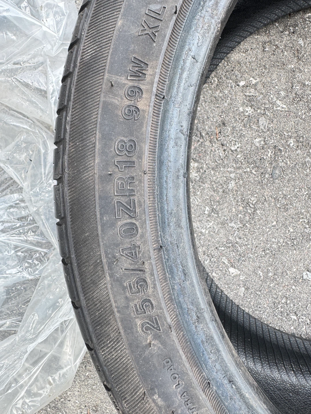Michelin 255/40ZR18 99W XL Tire - photo 4