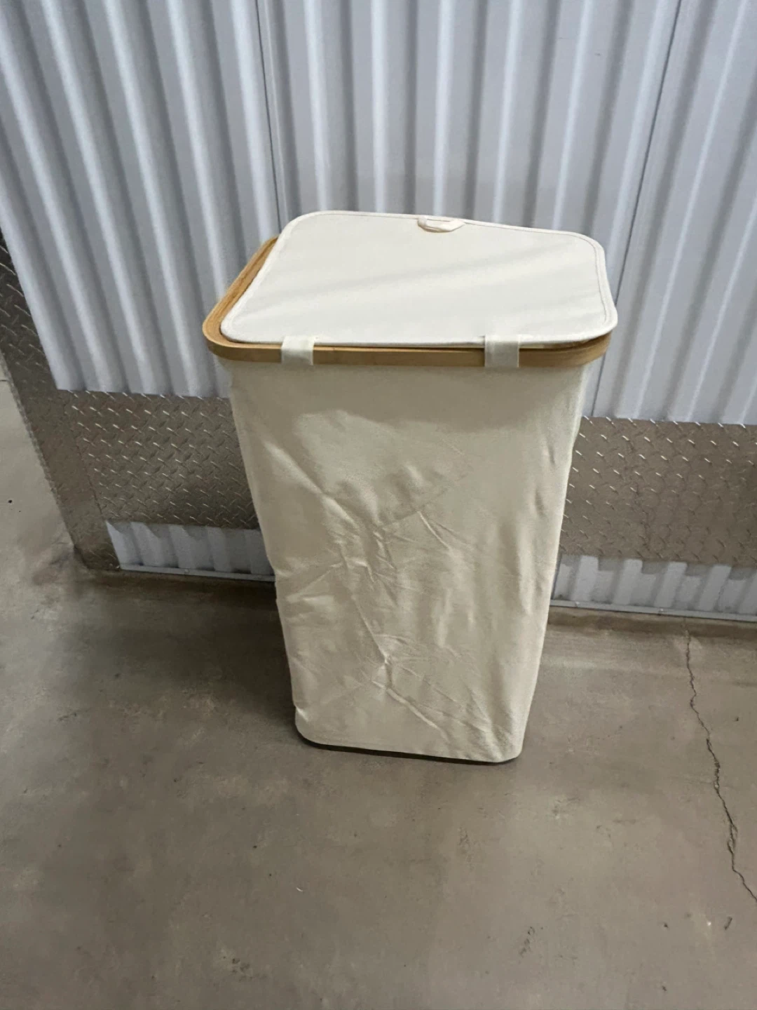 Tall Laundry Hamper with Lid - Off-White